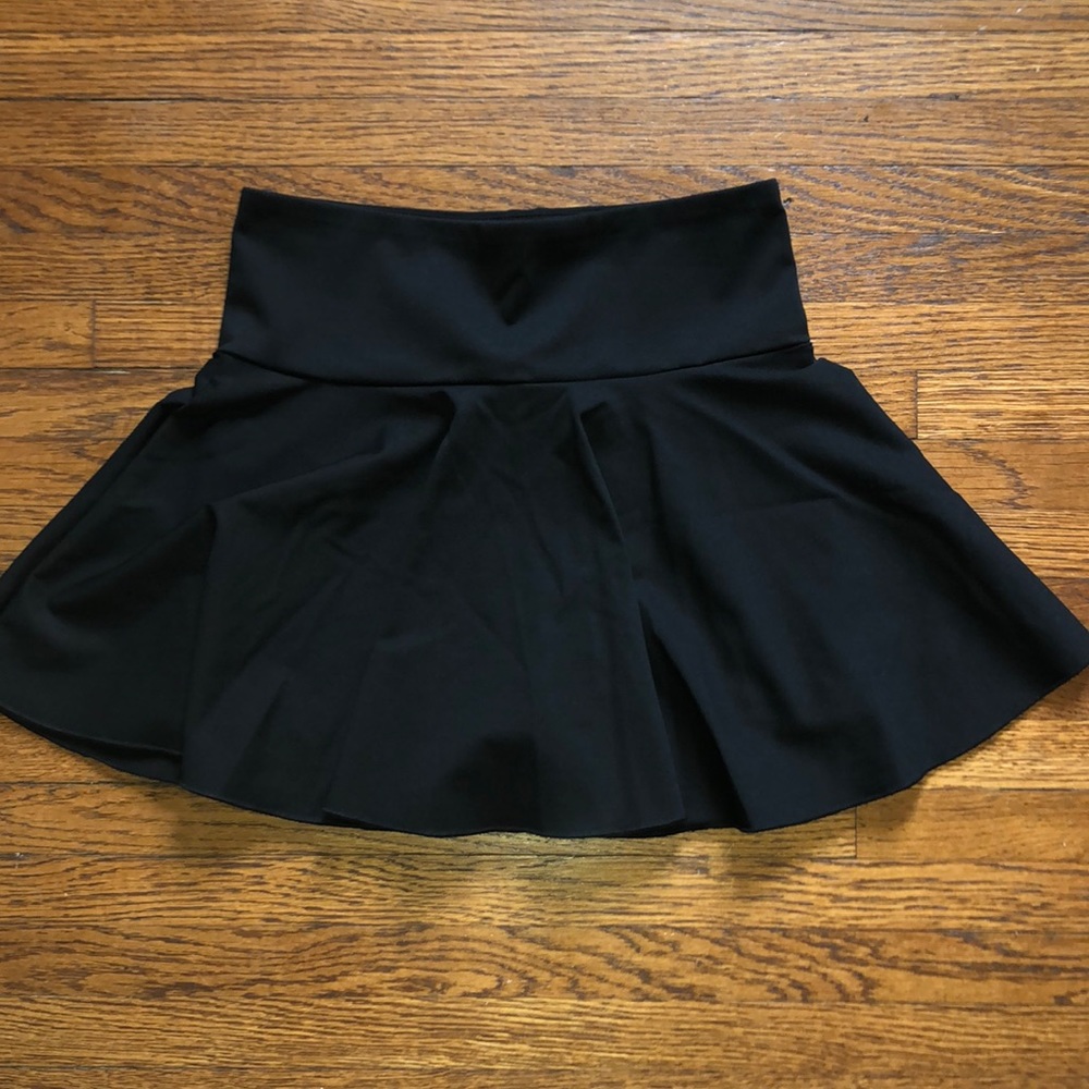 Black HALARA tennis skirt